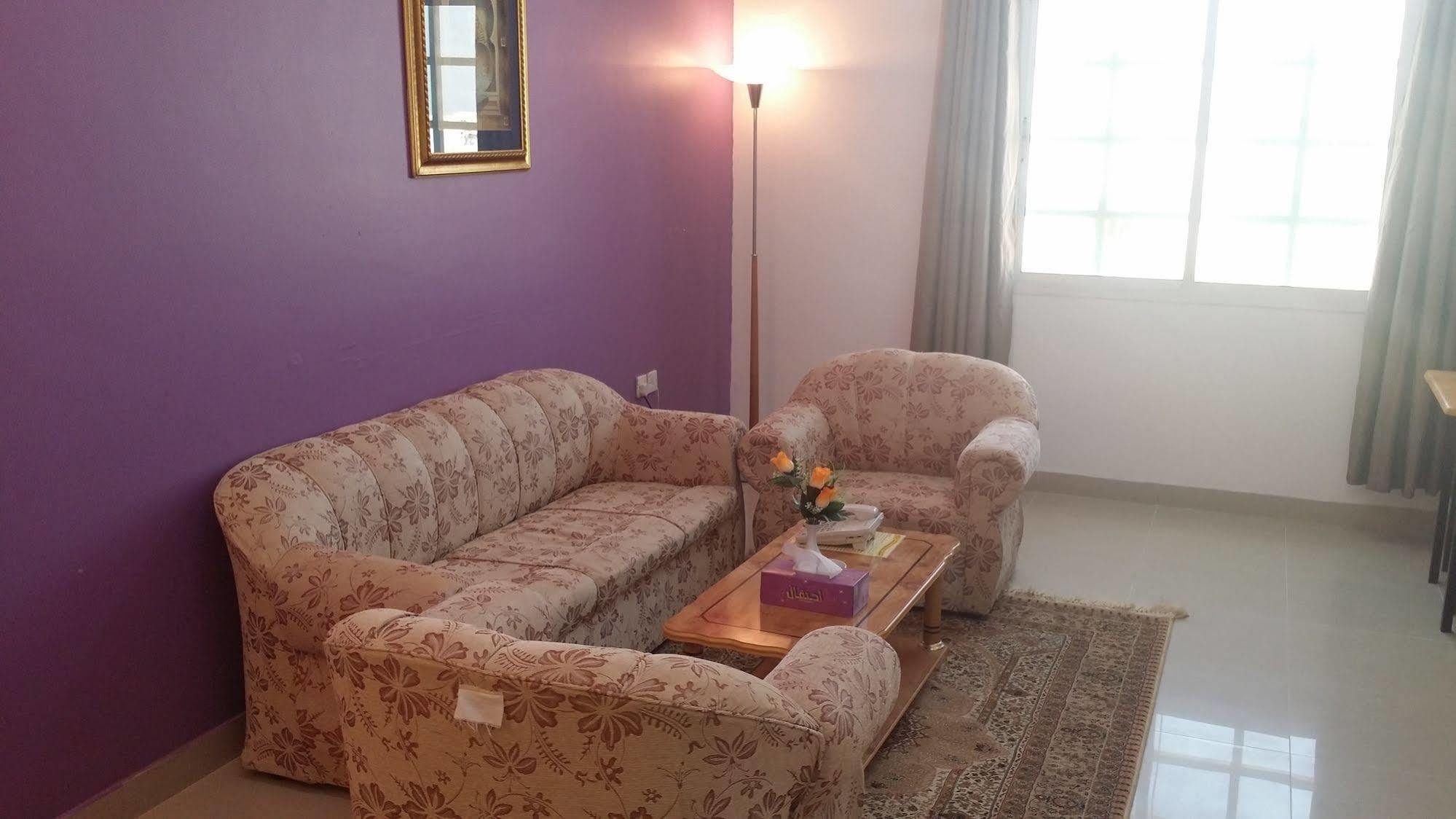 Hotel Oyo 122 Savoy *